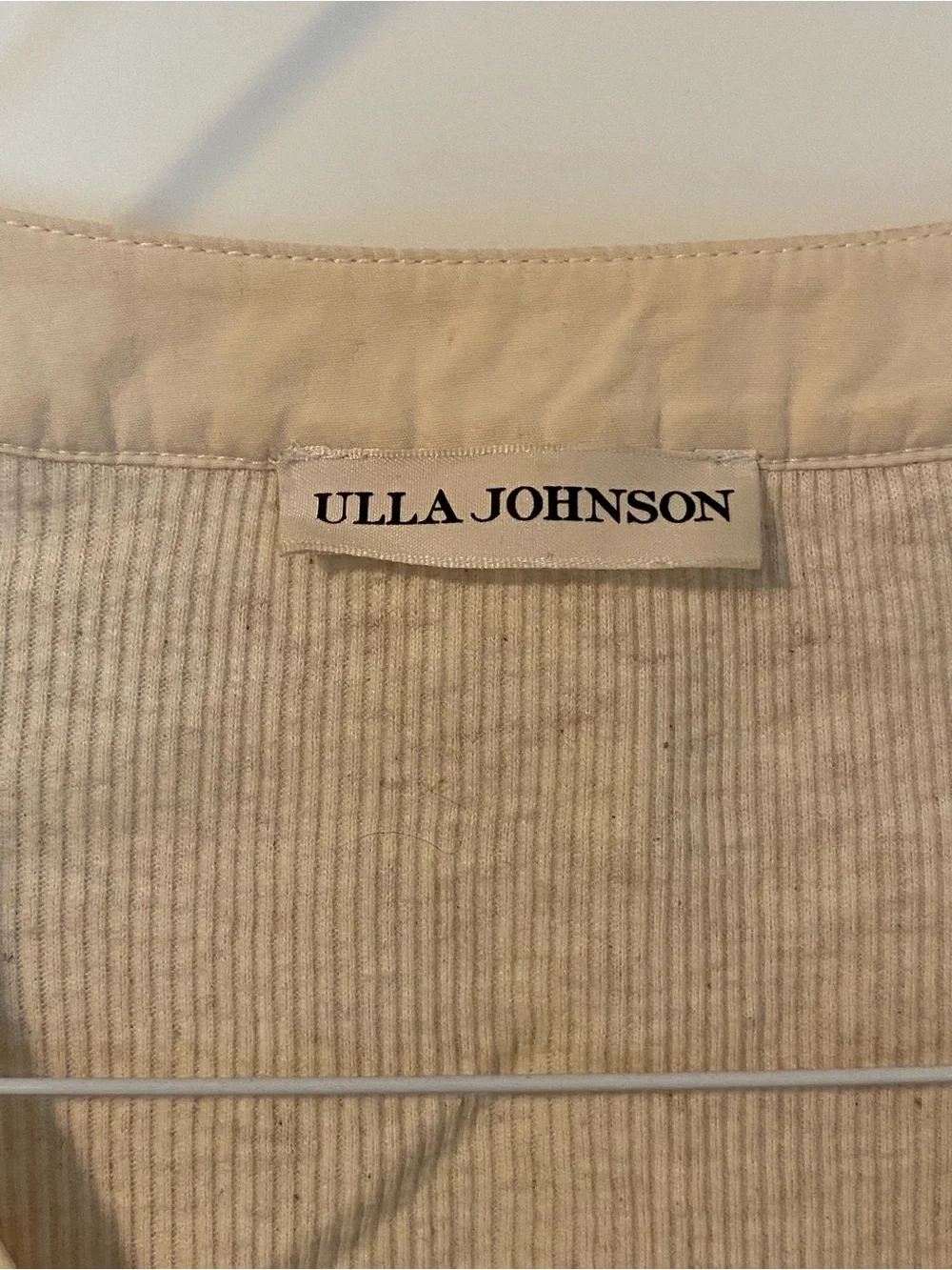 Ulla Johnson Cream V-Neck Puff-Sleeve Ribbed Top with Tie Sleeves